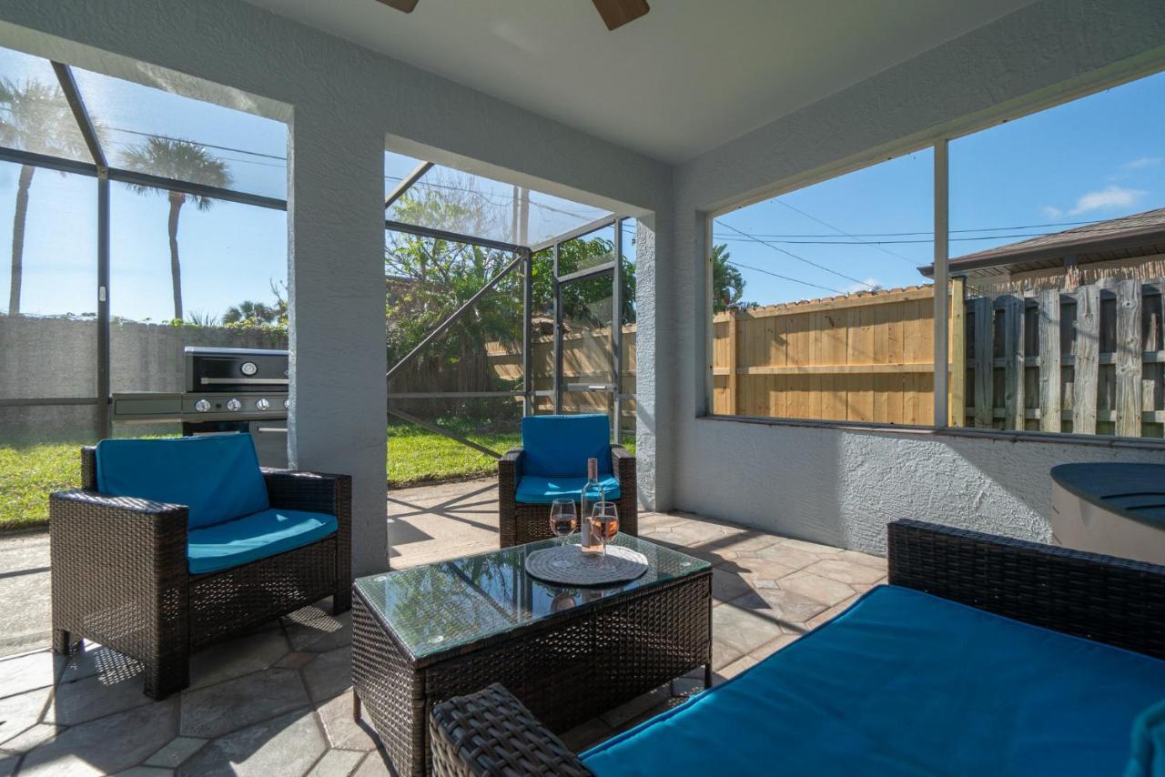 Serene Seaside Retreat - Dog Friendly - 2Br Townhouse With Shared Heated Pool Steps To Paradise Beach! Melbourne Dış mekan fotoğraf