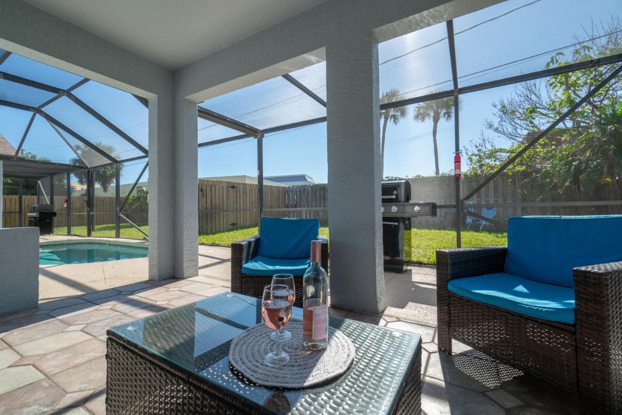 Serene Seaside Retreat - Dog Friendly - 2Br Townhouse With Shared Heated Pool Steps To Paradise Beach! Melbourne Dış mekan fotoğraf